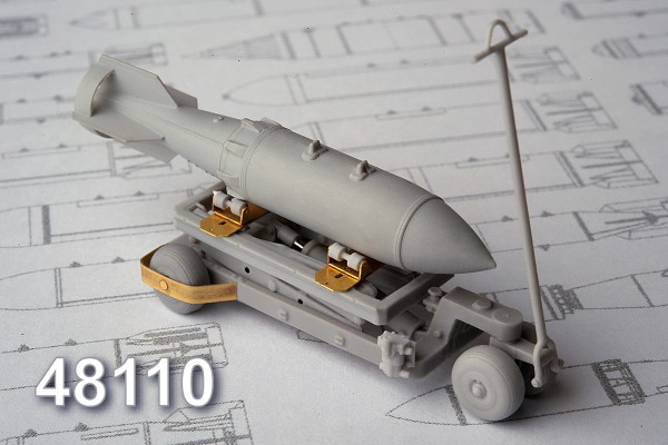 АМС 48110 Тележка с гидроподъемником для транспортировки и подвески авиабомб калибром до 500 кг (thumb10355)