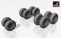 AR AW72019    1/72 Antonov An-10 Cat / An-12 Cub wheels (attach3 12760)