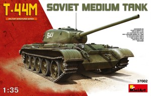 MA37002   T-44M Soviet medium tank (thumb20975)