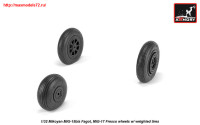 AR AW32014   1/32 Mikoyan MiG-15bis Fagot (late) / MiG-17 Fresco wheels w/ weighted tires (attach1 25536)