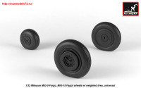 AR AW32013   1/32 Mikoyan MiG-9 Fargo / MiG-15 Fagot (early) wheels w/ weighted tires (attach2 25531)