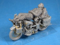 MA35176   Rest on motorcycle (attach4 26635)