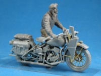 MA35182   U.S. Soldier Pushing Motorcycle (attach4 26669)
