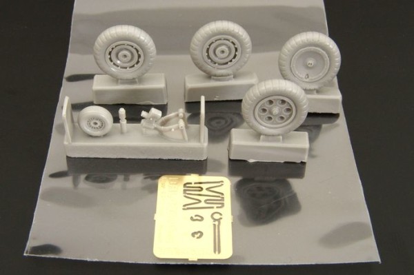BRL48037   Wheels for Fw190 EARLY+LATE (thumb30419)