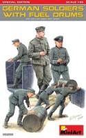 MA35256   German soldiers w/ fuel drums. Special edition (thumb26929)