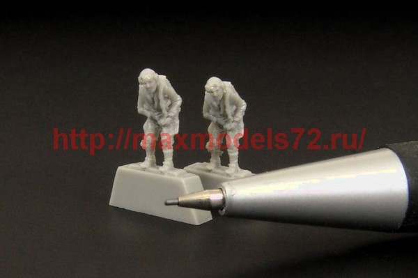 BRL144081   German pilot WWII (two pieces) (thumb35355)
