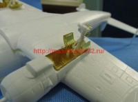 MD14440   L.1049G, C-121C (Revell) (attach7 47977)
