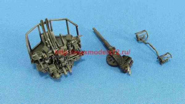 MDR7252   Twin 40 mm Bofors guns (thumb66255)
