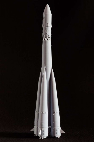 AMA145017   Ракета-носитель Юрия Гагарина Восток   1/144 (thumb77116)