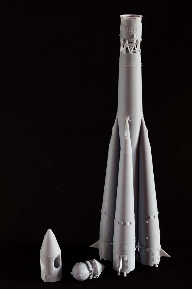 AMA145017   Ракета-носитель Юрия Гагарина Восток   1/144 (attach1 77116)