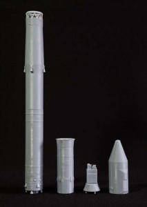 AMA145033   Ракета носитель Союз 2.1в со спутником разведки ЭМКА  1/144 (attach2 79792)