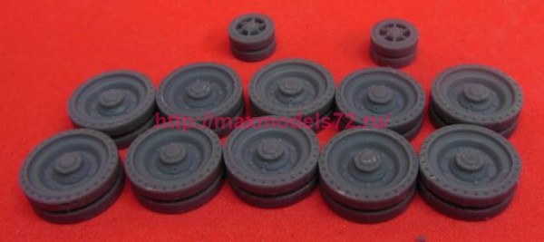 OKBS72547DP   Wheels for Cromwell, type 4, perforated tire and 2 greasers (thumb79349)