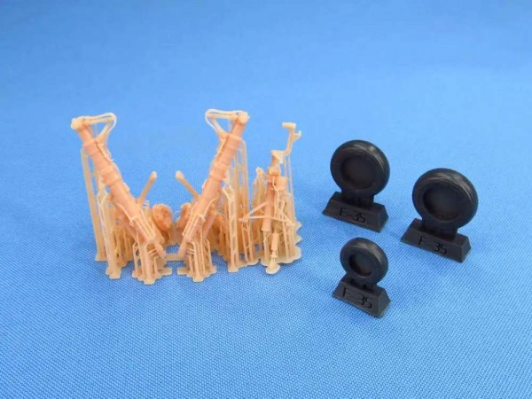 MDR48245   F-35A. Landing gears (Tamiya) (thumb84359)