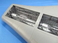 MDR48240   B-1B Lancer. Front Bomb bays (Revell) (attach1 84344)