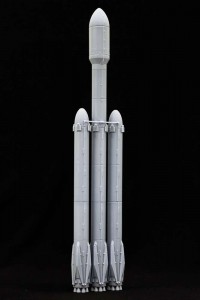 AMA145044   Ракета тяжелого класса Фалкон Хэви (Falcon Heavy) с родстером Тесла   AMA145044 Falcon Heavy Rocket with Tesla Roadster, 1/144 (thumb87159)