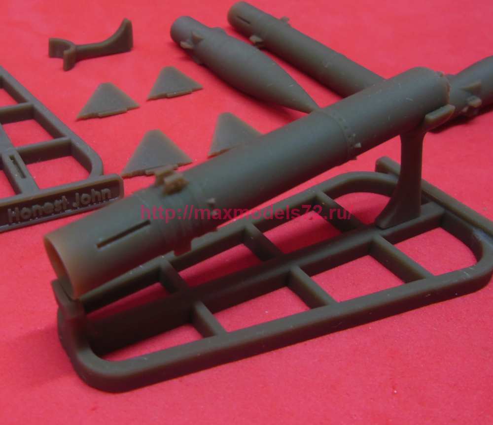 OKBWEMR72003   USA surface-to-surface rocket MGR-1A (M31) Honest John (attach5 90638)
