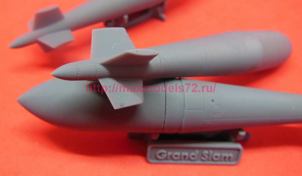 OKBWEMR72013   UK Bomb, Medium Capacity, 22,000 lb (Grand Slam) (attach4 90703)