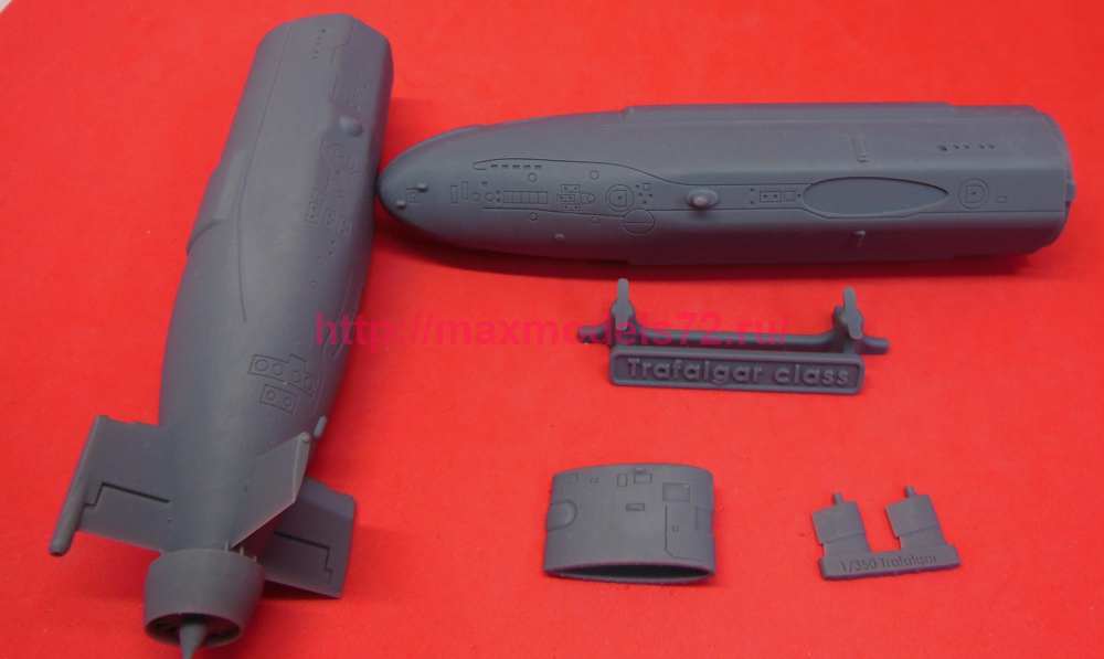 OKBN350046   Trafalgar class submarine with sonar 2076 set (attach1 90731)